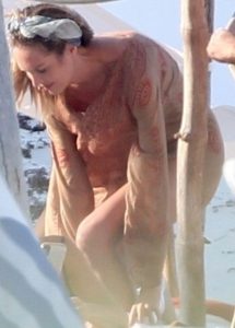 Candice Swanepoel Nude behind the Scenes