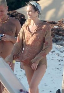 Candice Swanepoel Nude behind the Scenes